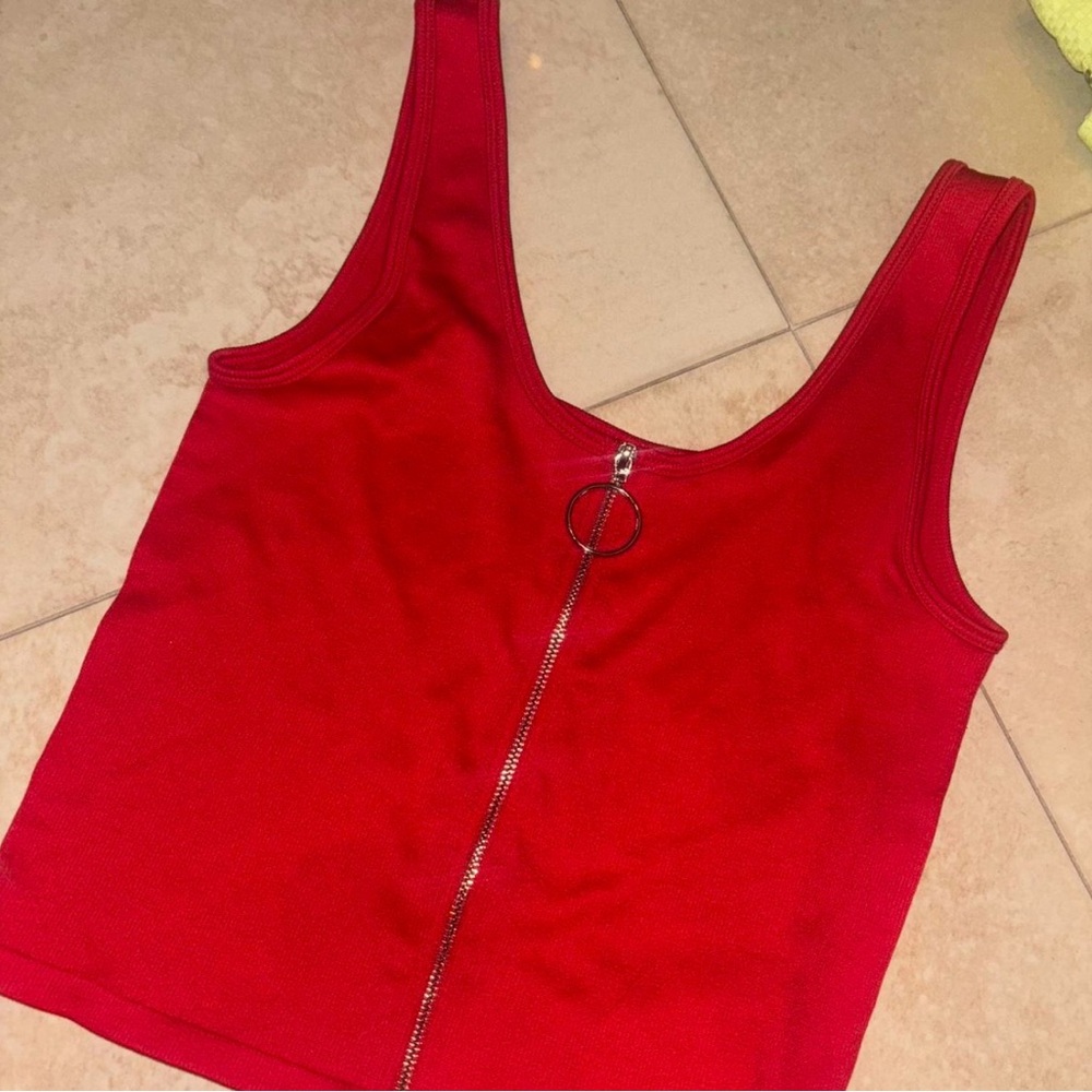 Chic Red Zipper Crop Top